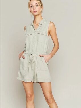 Women’s denim romper size small